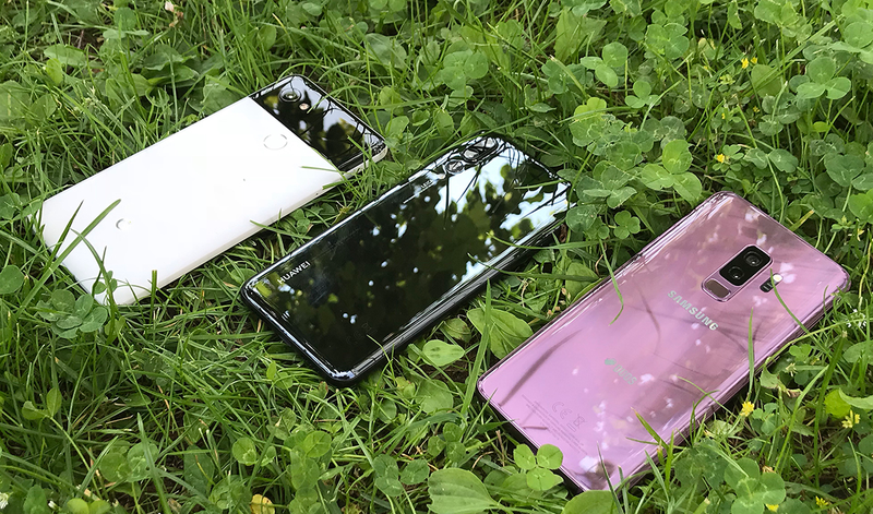 Illustration for article titled Hemos puesto a un inútil a tomar fotos con el Pixel 2XL, el Galaxy S9+ y el Huawei P20 Pro. Este es el resultado